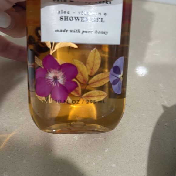 Bath & Body Works Honey Wildflower Shower Gel - Gold - Picture 5 of 5